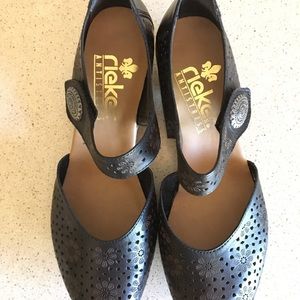 Perfect Rieker anti-stress maryjanes